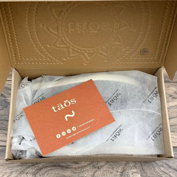 NIB Taos Dandy 8.5M Dandy Slip On Canvas Sneakers Grey Wash - Picture 10 of 11